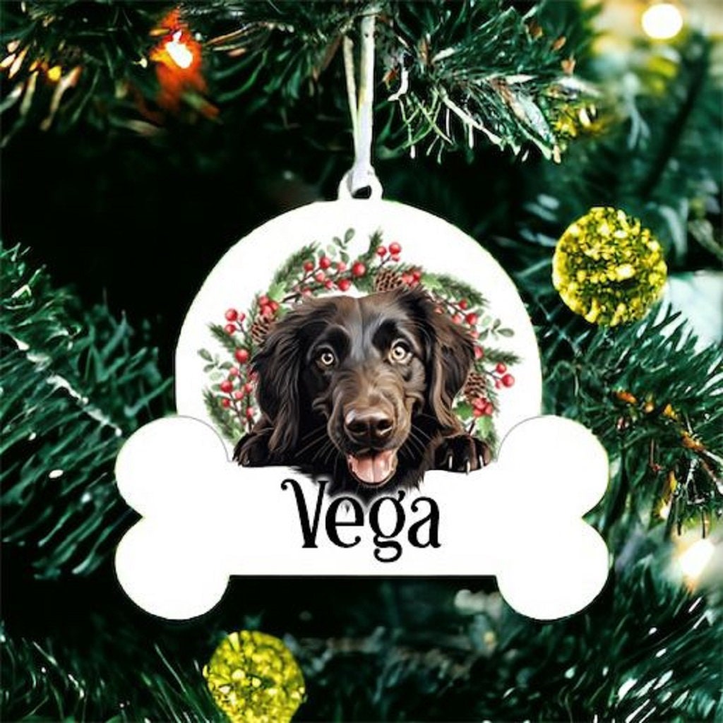 Personalised Christmas Bauble with Flat Coated Retriever sat in a wreath